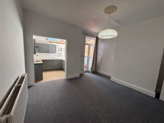 13  Kingshill Road - Image 4