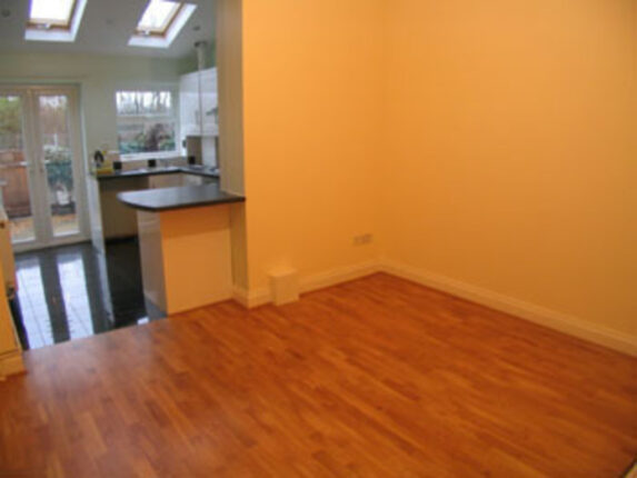 9 Swinfield Avenue - Image 4