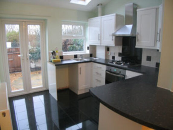 9 Swinfield Avenue - Image 3