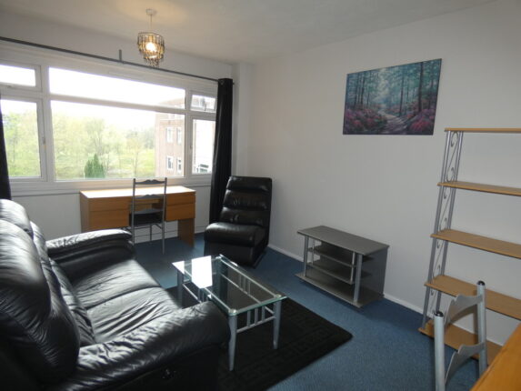 14 Beech House - Image 2