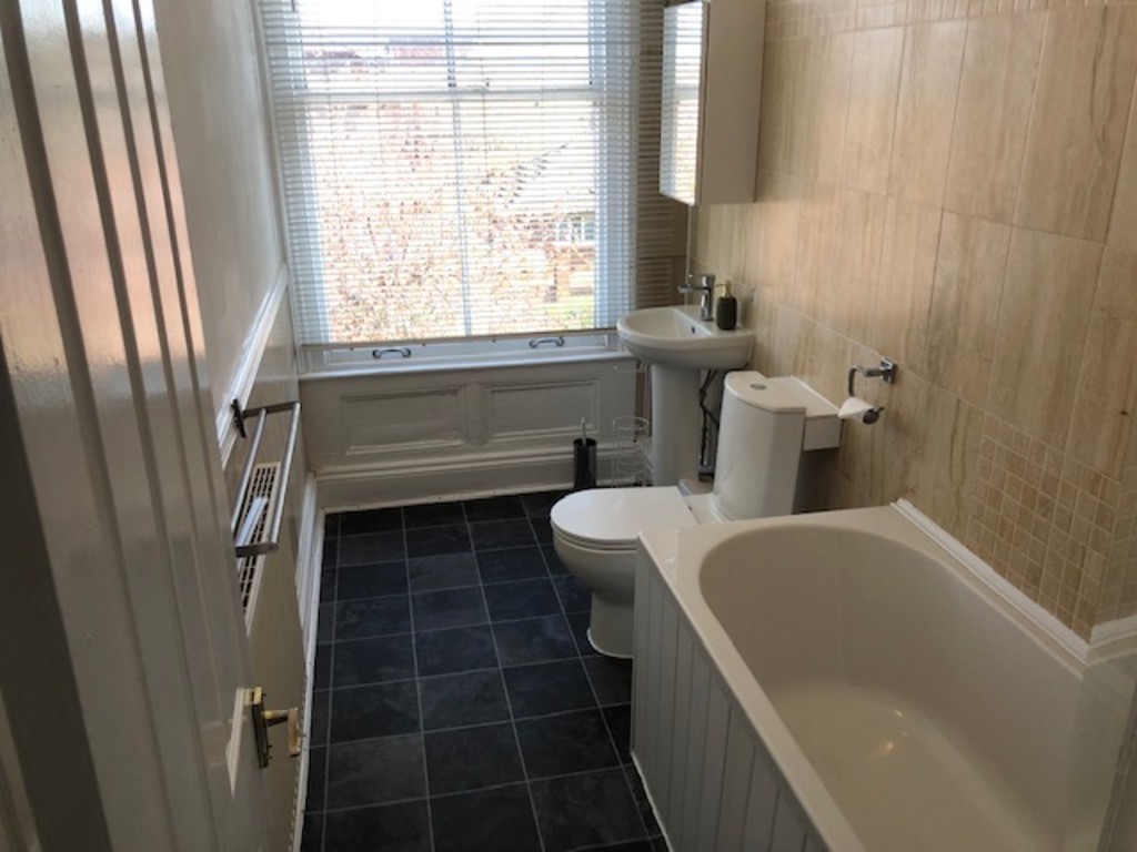 Apt 2, 12 Withington Road - Image 7