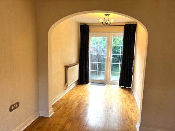 Wilderswood Close - Image 3