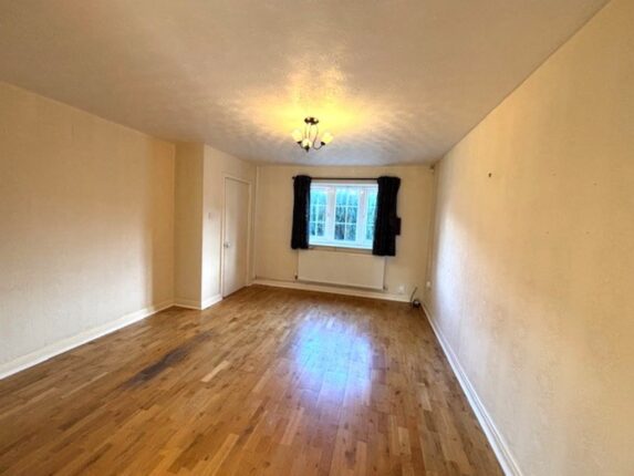 Wilderswood Close - Image 2