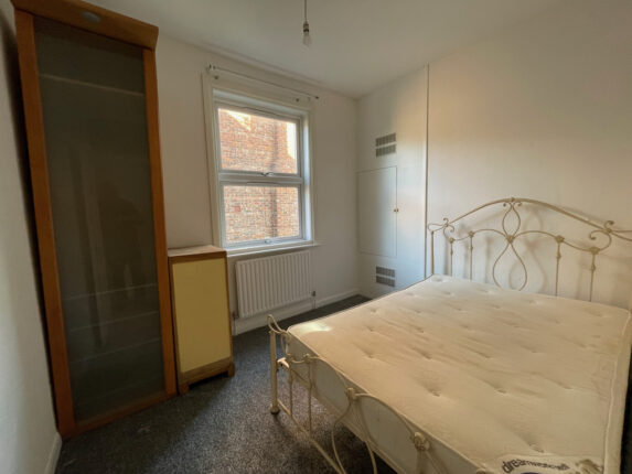 Flat 2, 46 Wood Road - Image 9