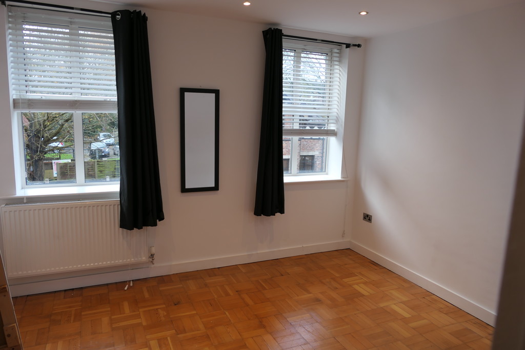 Alexandra Rd South , Whalley Range - Image 10